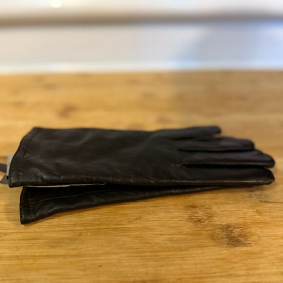 Retro Black leather gloves with pink / pastel floral embroidery - NWT - Picture 15 of 16